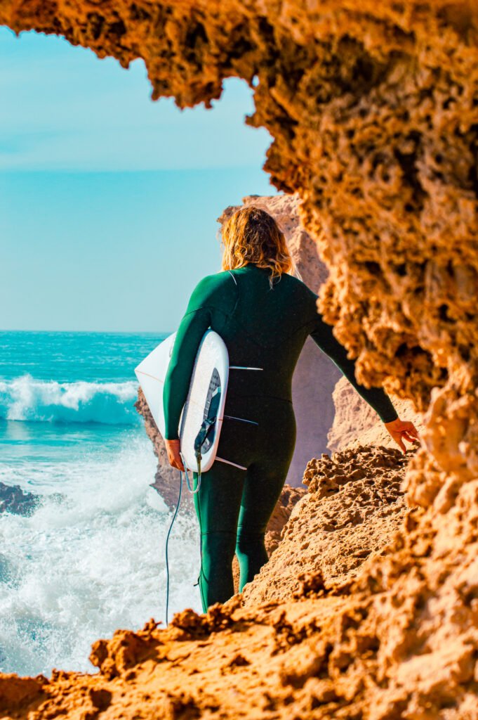 surfer-prepares-to-enter-the-ocean-waters-2026-03-17-21-44-55-utc